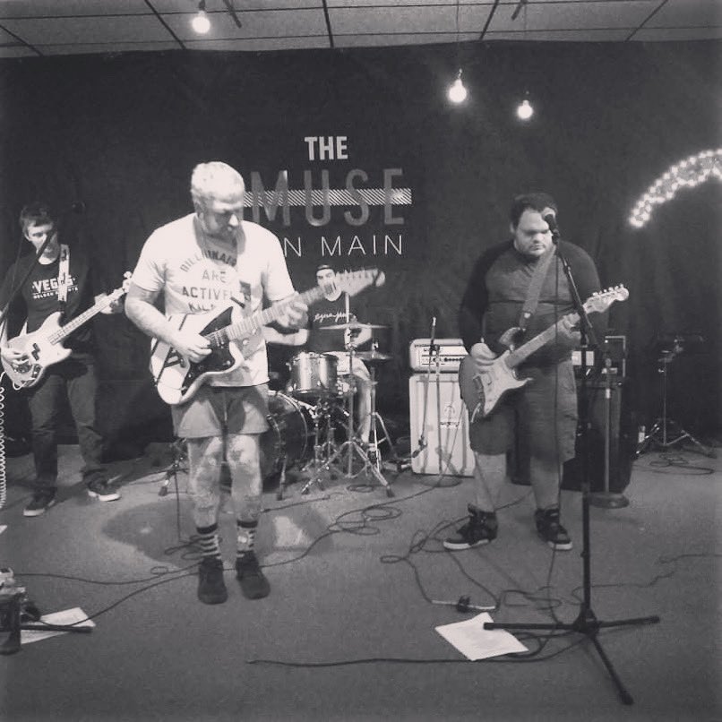 DaisyWaiting's tweet photo. A shot from the show last night. Hope to see you all again soon!!! #WaitingForDaisy #WFD #punkisnotdead https://t.co/BBmjeogRTM