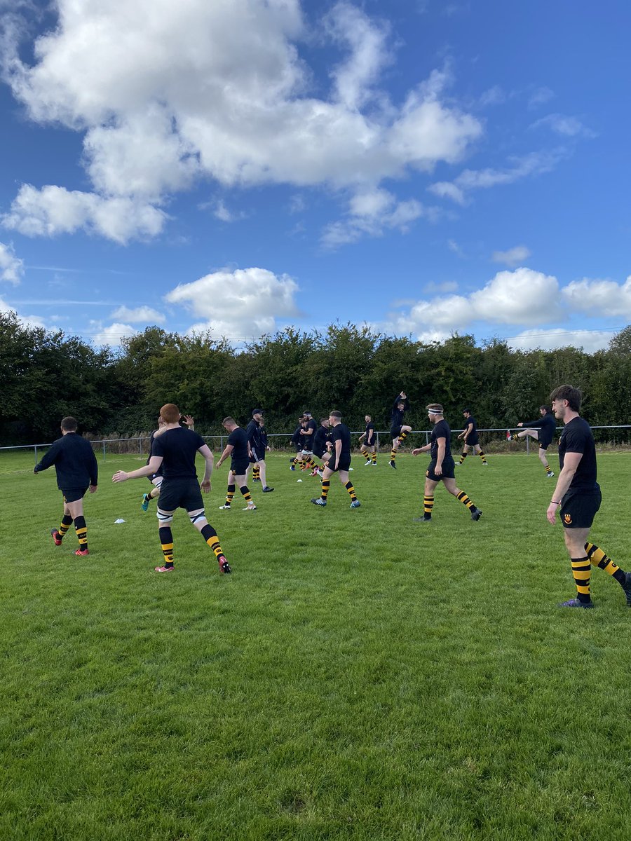 The lads getting ready for there first game of the Connacht league against Sligo. KO 2:30 #cmononyoupirates 🏴‍☠️