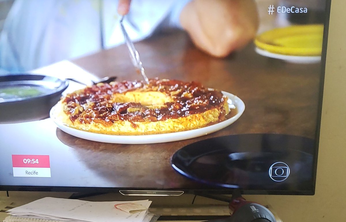 viniciusfrancon's tweet photo. ATENÇÃO 

Rodrigo Hilbert errou o pudim https://t.co/FqmINnfw9O