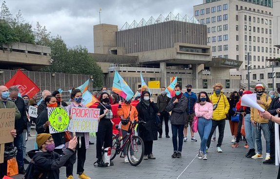 "People are theatre’s biggest asset - it’s time to start valuing them"

Alice Saville argues that if you treat the arts like a business, viable or not, you don't see where their worth really lies
exeuntmagazine.com/features/peopl…