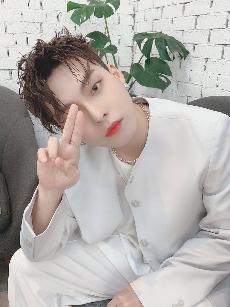 officialD1CE's tweet photo. [#우진영] 오랜만에 하는 #너를그린다 ㅎㅎ 우리 디온리 왕창 그려놓고 와찌용 🌰❤️

#D1CE #디원스 #한일축제한마당 https://t.co/U2uXZTSjQ6
