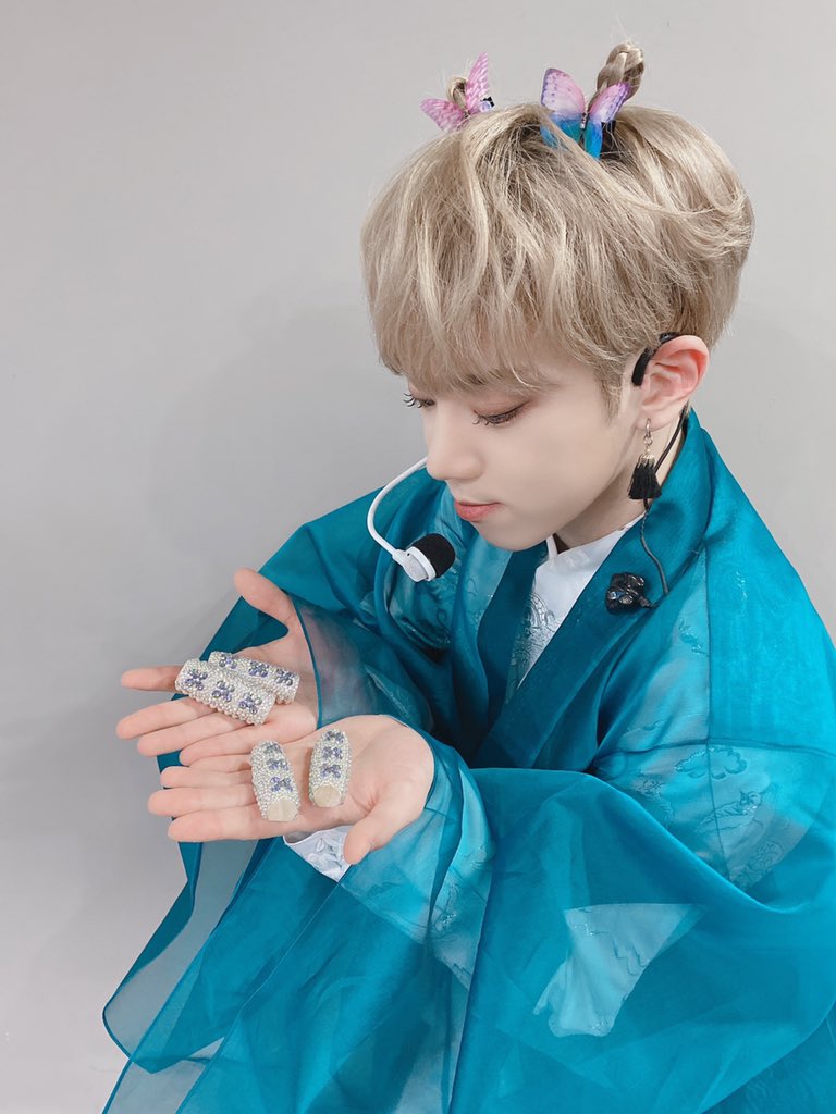 official_ACE7's tweet image. [#에이스_김병관]
오늘의 윷은 화려했도다.
#에이스 #초이스 #나이스
#안녕깨비야