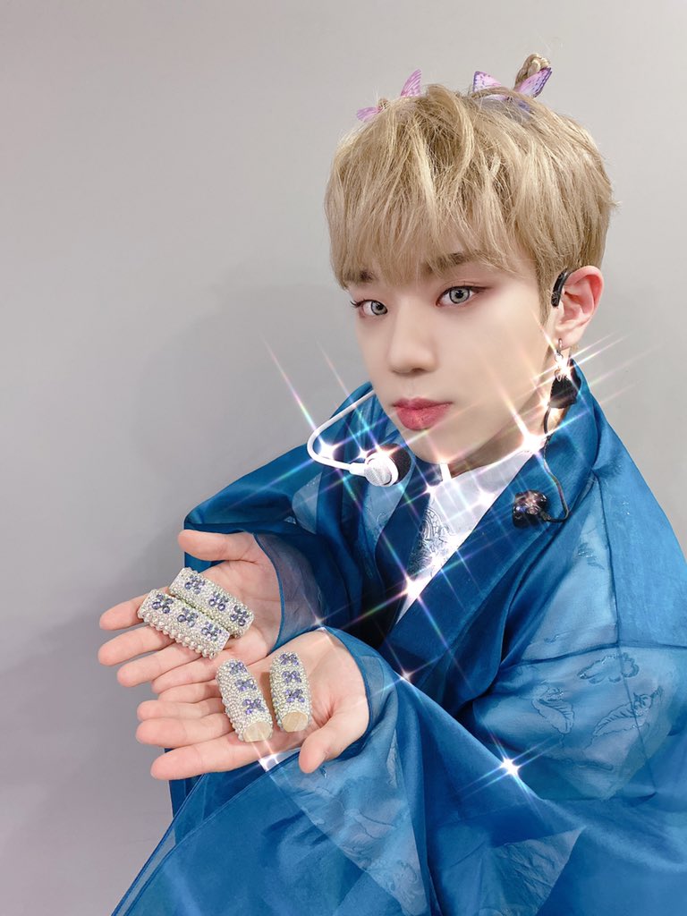 official_ACE7's tweet image. [#에이스_김병관]
오늘의 윷은 화려했도다.
#에이스 #초이스 #나이스
#안녕깨비야