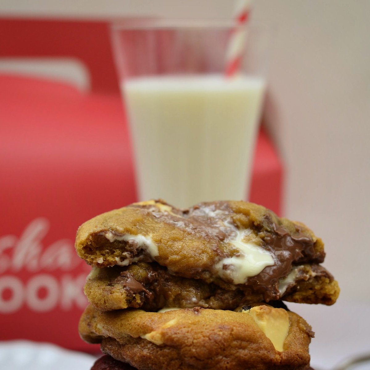 What’s too gooey? We’re not sure however we can definitely vouch for the fact that #ayeshascookies will melt in your mouth with each bite😍 however may or may not stain clothing with 🍫🙄 #sorrynotsorry #gooeyCookies #londoncookies
