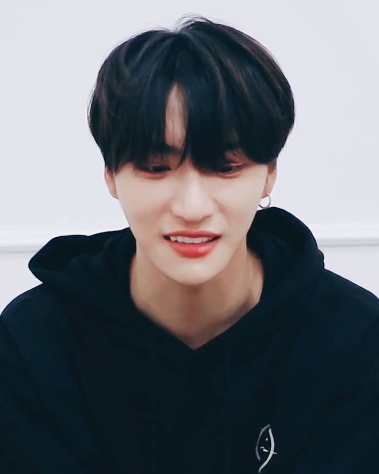 It’s not that good but here’s a small thread of this Seonghwa in different shades of dark colors I want him to try~  #성프모여라  @ATEEZofficial  #ATEEZ    #에이티즈  