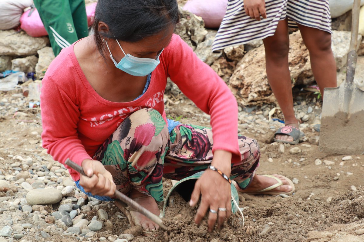 CriAreaNordMil's tweet photo. ifrc: RT @IFRCAsiaPacific: Nine months on since Typhoon #Phanfone affected millions of people in #Mindoro and destroyed livelihoods, #Philippine #RedCross continues to assist affected communities with cash transfers, strengthening their resilience and un… https://t.co/ngxSxVbVF5