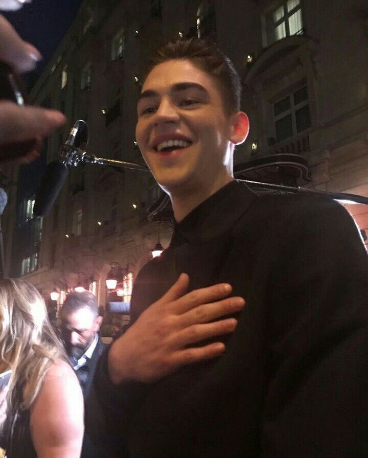 Hero Fiennes Tiffin smiling showing his dimples(A really necessary thread) 