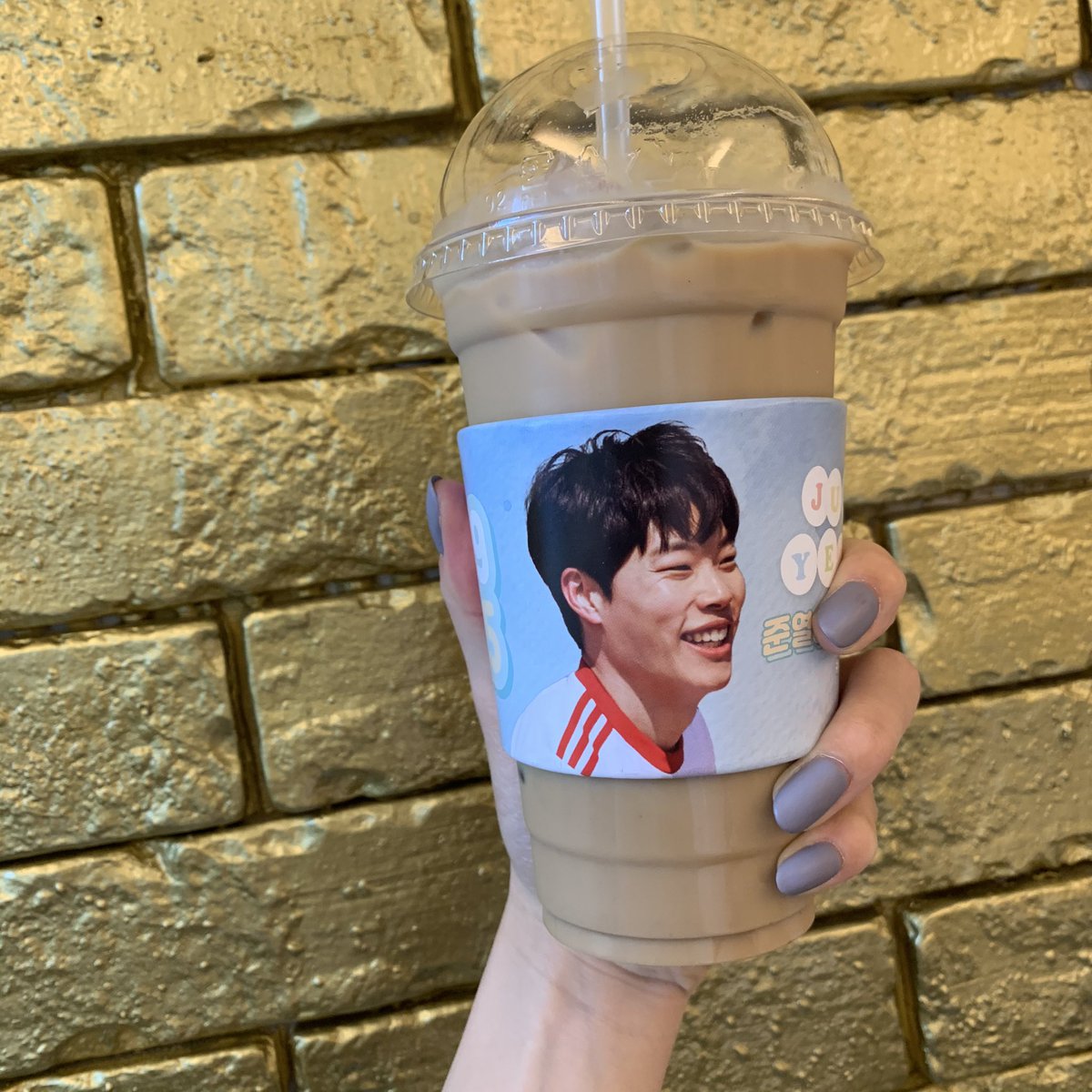 #동화같은_가을명작_류준열 

너모 이쁜 류준열💞