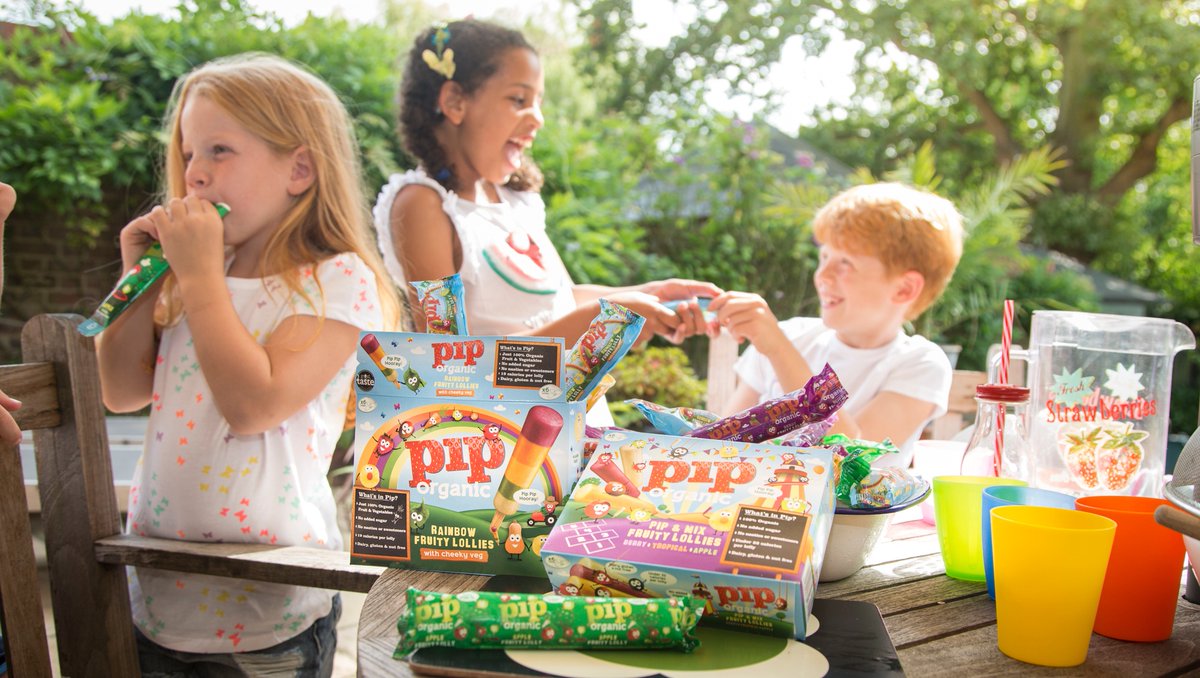 piporganic's tweet photo. The weather might have changed but it doesn't stop our pipsqueaks from raiding the #lollies! ππ Our piptastic #organic Fruity Ice Lollies are available via Waitrose, Ocado, Whole Foods Market and Amazon Fresh πππ #OrganicSeptember #OneSmallSwap https://t.co/RnY3szYHXk