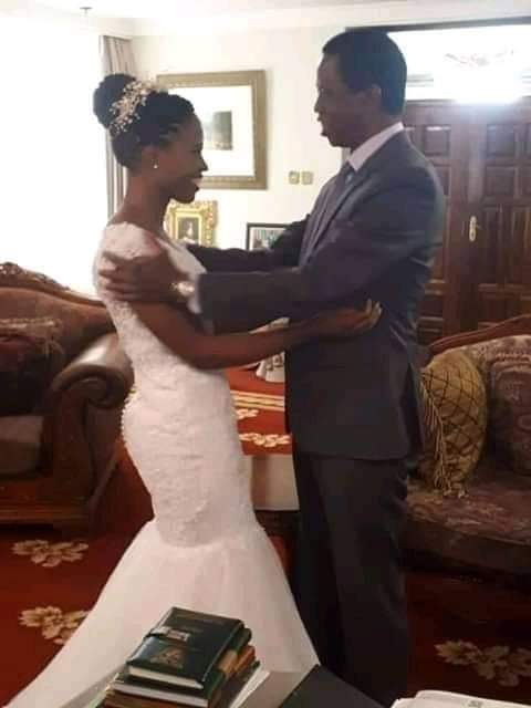 When the President is just dad! Lovely moment! Love the dress.