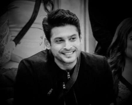 He is tough and at times he not express and then comes his child like smile…this smile says a lot this smile reflects the child that still exists in his heartMay his smile always remains like this @sidharth_shukla good bless you #SidharthShukla