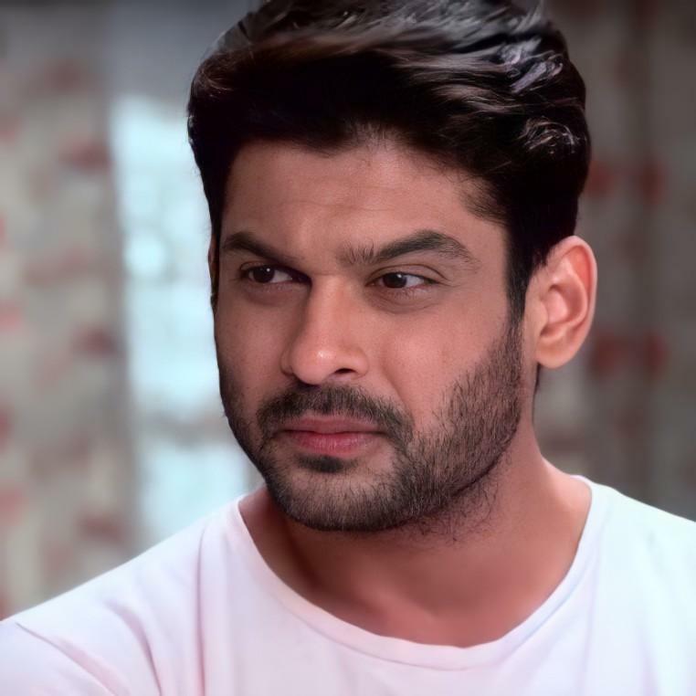 His face is honest and pure if he is happy it will reflect if he is angry it will reflect too…he is the man who stands if he believes it's wrong and he would not care about the world but he will make sure he voice it out @sidharth_shukla  #SidharthShukla