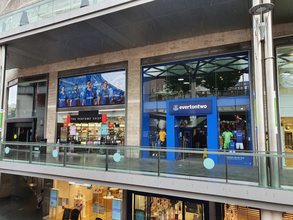 We just ❤️ <a href="/Everton/">Everton</a> what a start to the season!!!!! We were so excited to be working with the team <a href="/Fanatics/">Fanatics</a> earlier this year to produce their window graphics. Here’s to a a fantastic season!#largeformatprinters #vinyl #windowgraphics