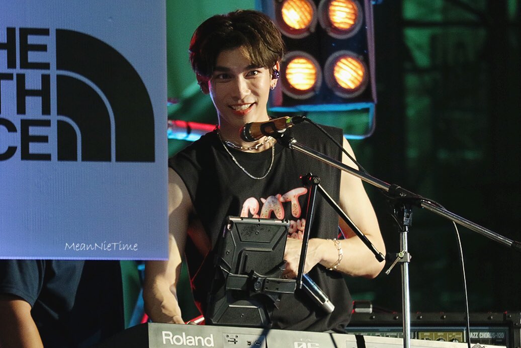 A Self-Indulgent thread of Mew Suppasit in his tank top today (purely for personal reasons)All credit to the pic owners, bless you  #CatMewIfUCan