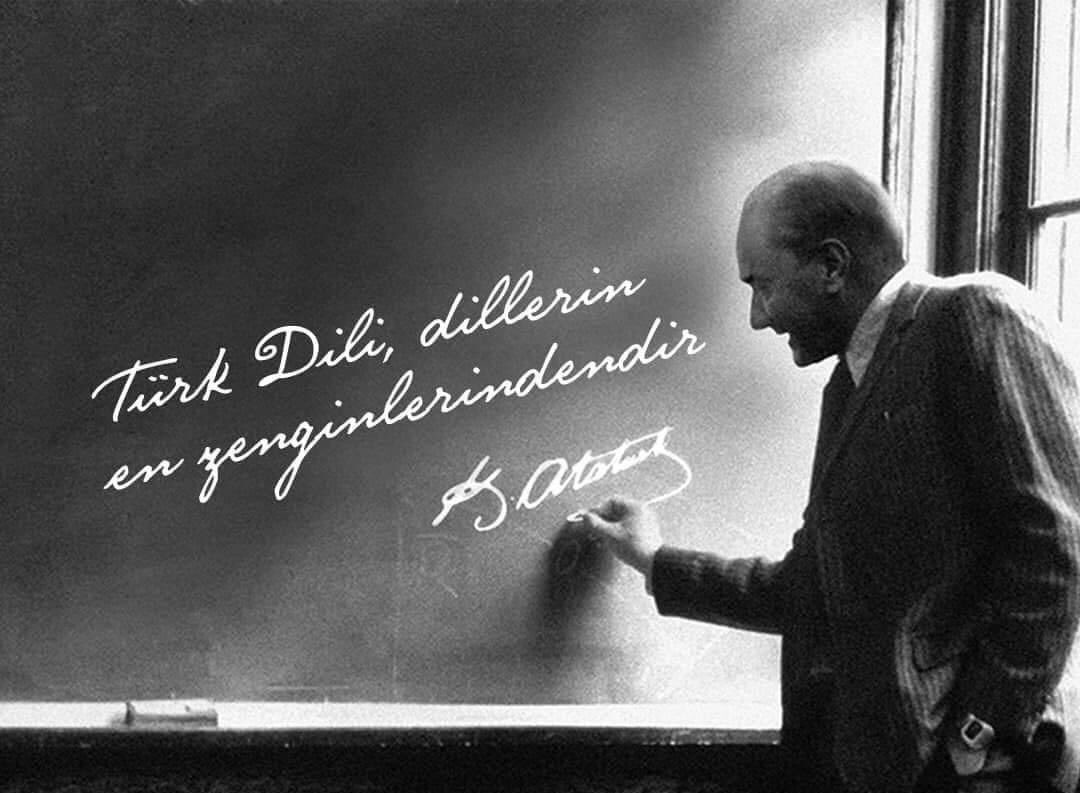 MecitozuB's tweet photo. “Türk Dili, dillerin en zenginlerindendir; yeter ki bu dil bilinçle işlensin.” Mustafa Kemal Atatürk

Milli benliğimizin, birlik ve beraberliğimizin en önemli unsurlarından biri olan Türk Dili'mizin bayramı kutlu olsun.

#TürkDilBayramı https://t.co/meMJYdSt9Z