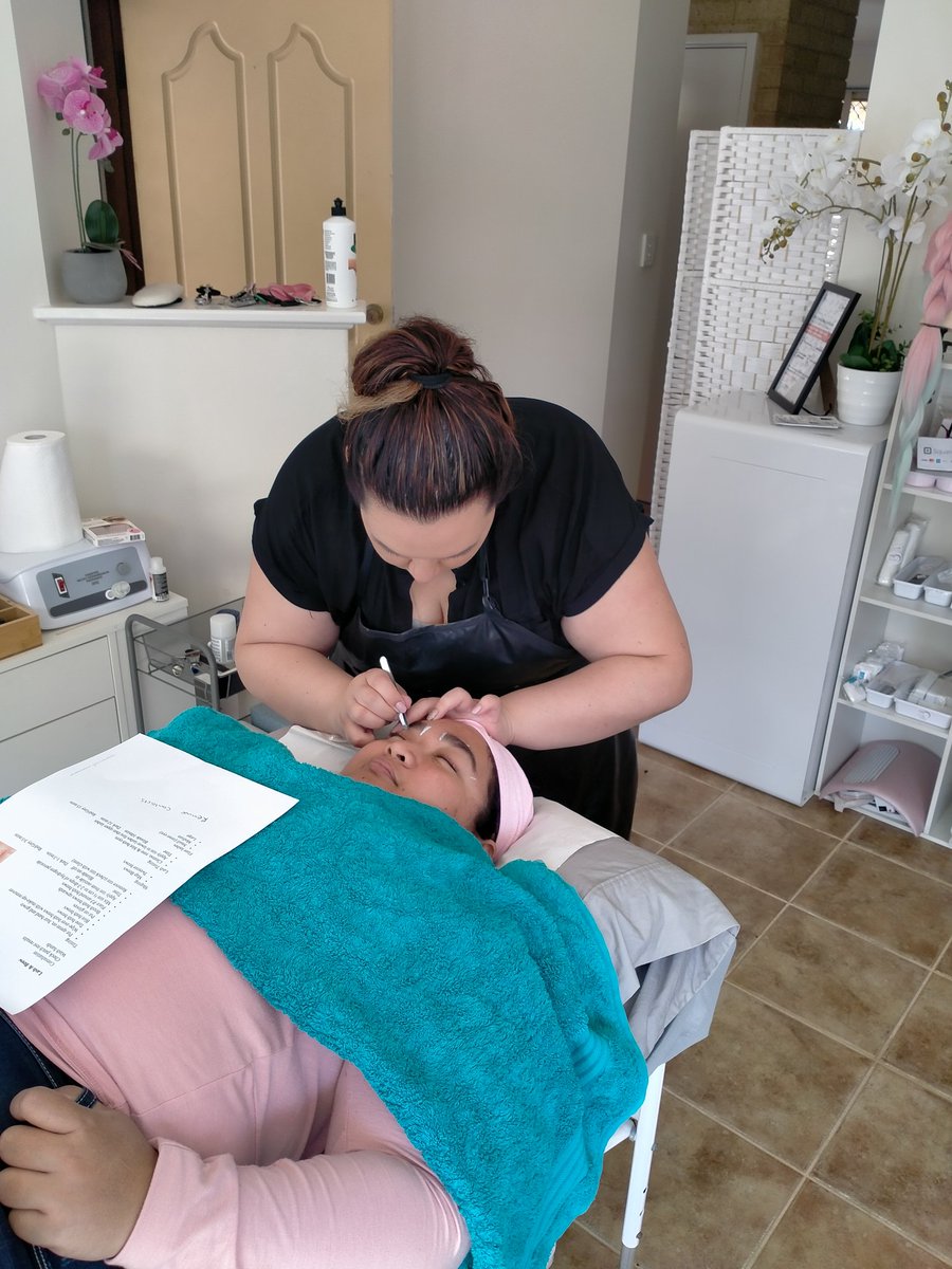 InfinityBeaut19's tweet image. A lovely end to the week 🙂 
School holidays, so I am spending some family time with my girlies 😍 I will be here to answer any messages. 
Charlotte