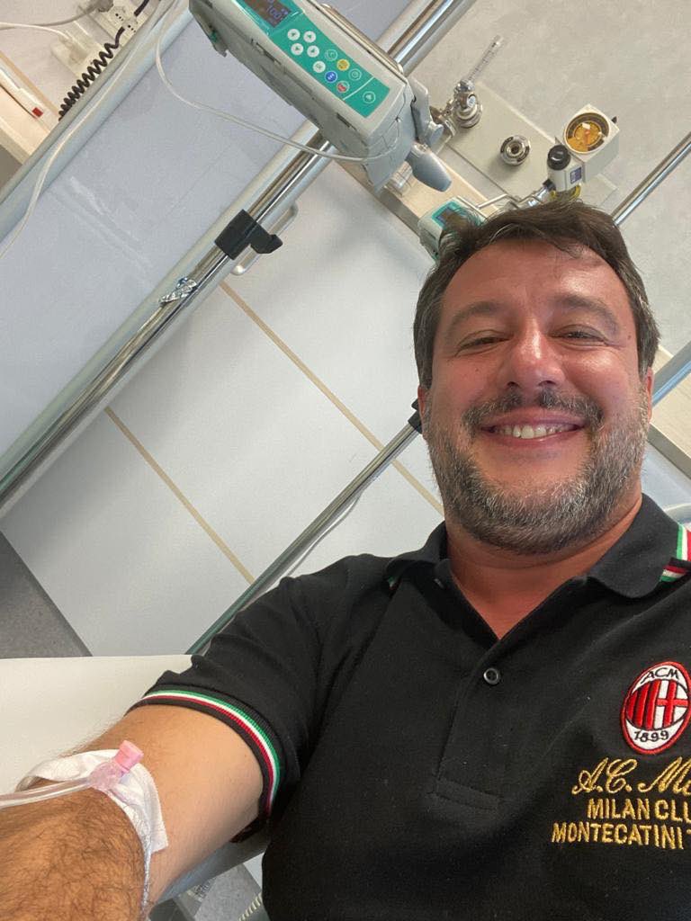 matteosalvinimi's tweet photo. Flebo di cortisone, per sconfiggere mal di schiena, collo e spalla, e si riparte! https://t.co/PUQRaNQCDH