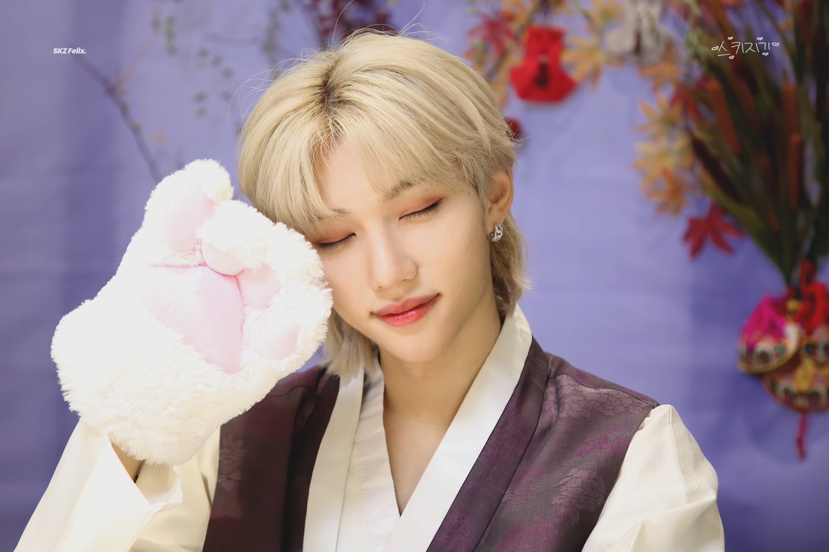 Stray Kids Japan Official on X: Stray Kids Japan Official on X: