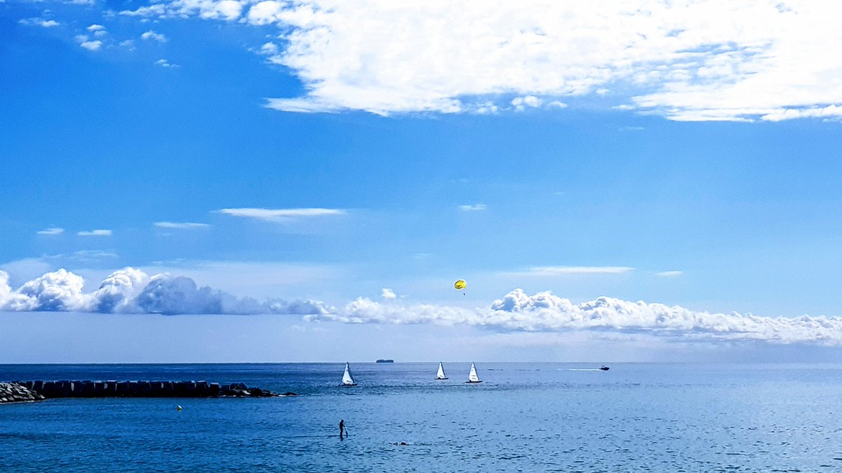 Así ahora el Mediterráneo.  Y subiendo la temperatura.  Barcelona enamora.