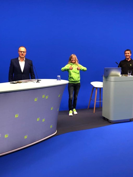 FraukeKO's tweet photo. #DATEVBarcamp @knoedel65 die grüne Mitte! 👍 https://t.co/v3IqhlnMqC