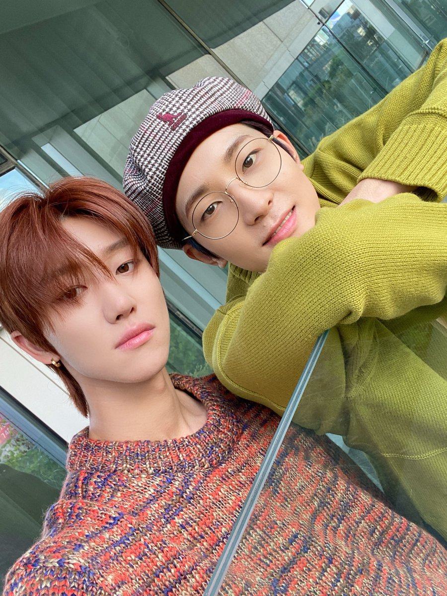 jaunewonu's tweet photo. wonwoo and minghao best selfies in the whole industry, yes https://t.co/XcFsaW0mCt