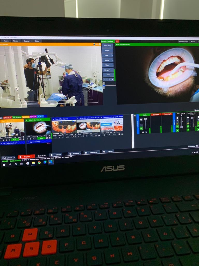 stream_factory's tweet photo. Hoy hemos participado en un curso de “Cirugía guiada avanzada” del Dr. Sánchez Nicolás llevando la imagen de la intervención al aula en la que estaban los asistentes al curso. https://t.co/cZ7K6ZeeK5