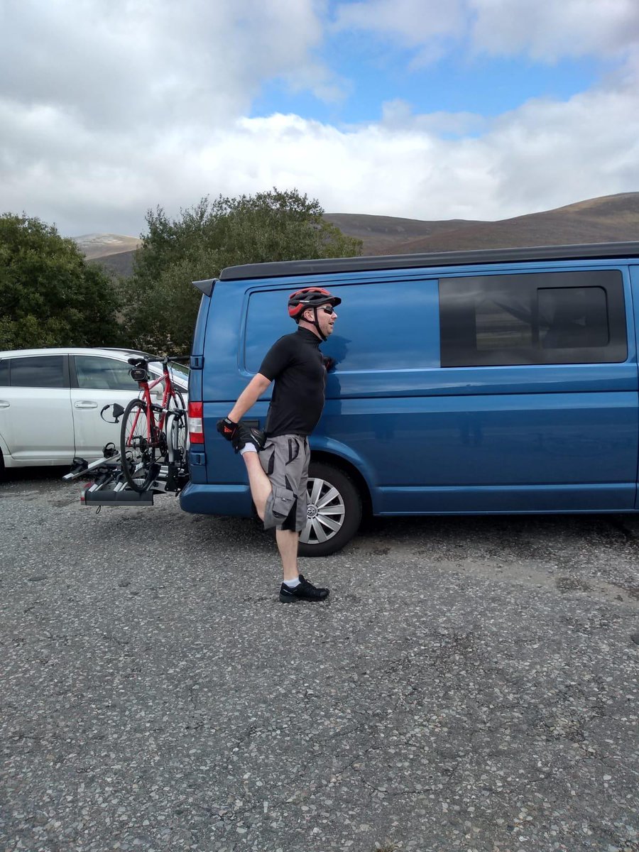 🚴‍♂️🚴‍♂️ Pit stop! 🚴‍♂️🚴‍♂️

Pauls muscles must be feeling it! 

The fundraiser is currently at £1877, how quick can we get them past £2000? 🙏

crowdfunder.co.uk/mr-scotts-fare…