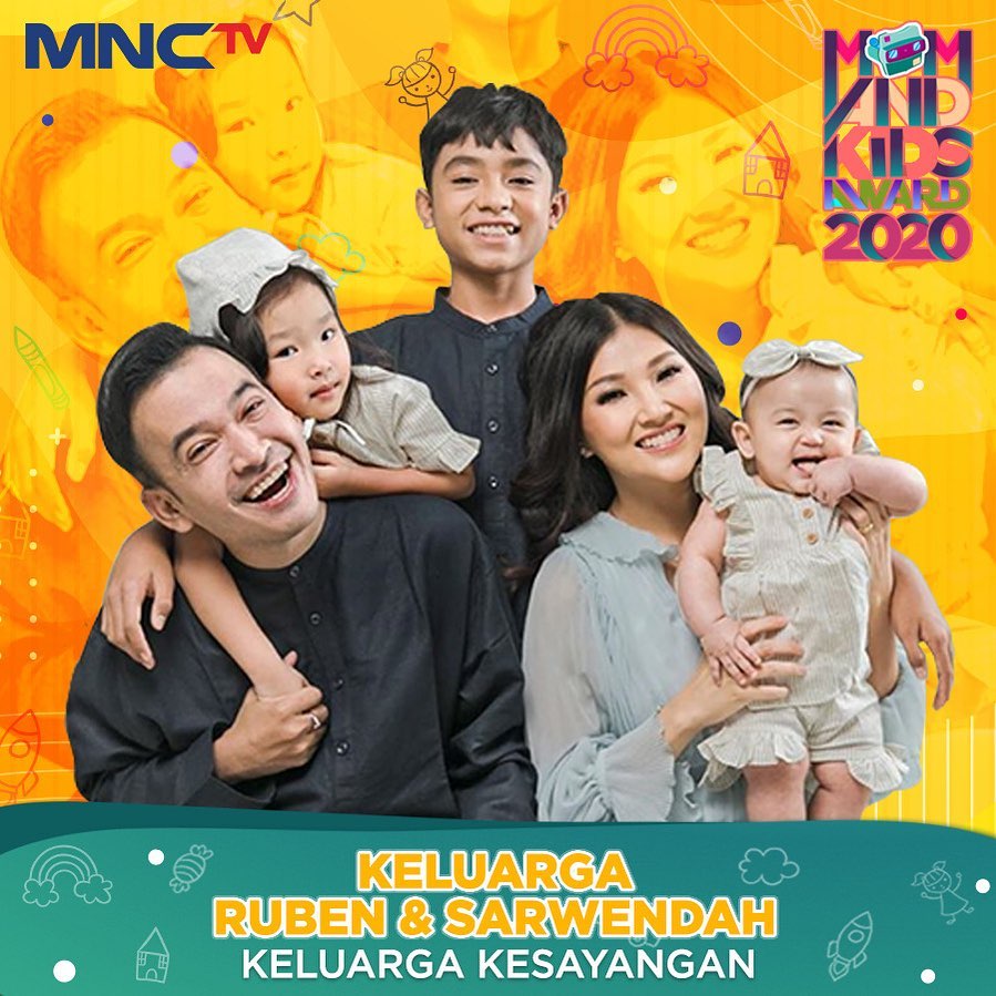 BxbYuyun's tweet photo. Congratulation buat keluarga kesayangan yang selalu menginspirasi 😘😍
#theonsufamily #MomandKidsAward2020 #keluargakesayangan https://t.co/d958RYvuh0