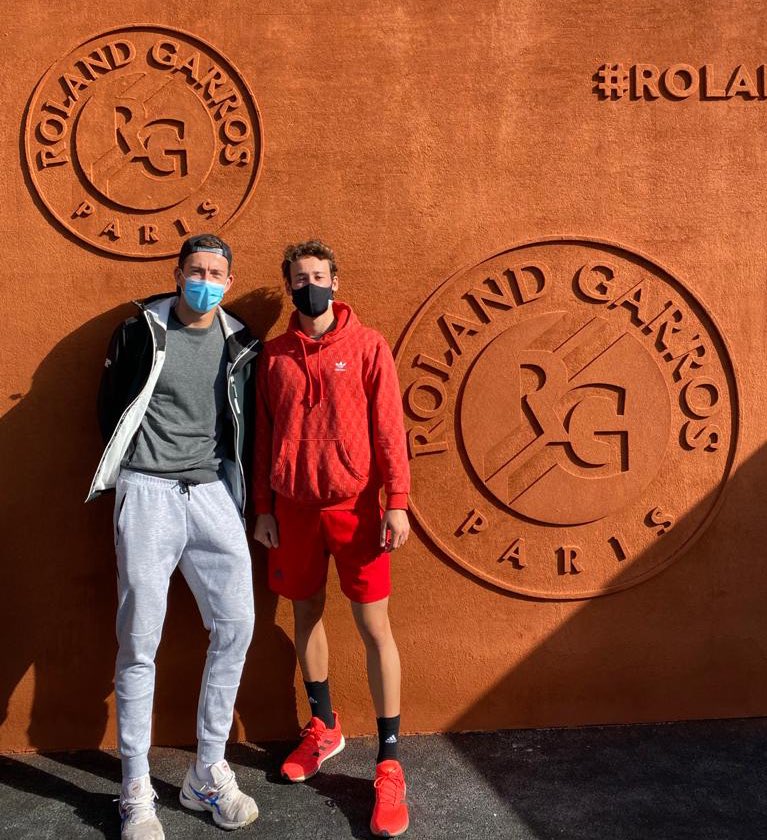 🔥 Le genre de cadeau qui fait super plaisir ! Merci à la <a href="/FFTennis/">FFT</a>, hâte de démarrer ! 😍 #RG20 #RolandGarros