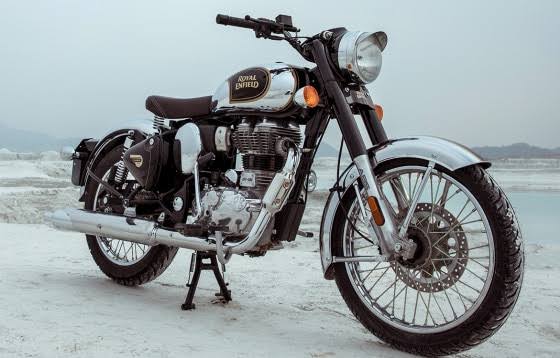zhr_jafri's tweet photo. Royal Enfield is an iconic 125 yr old brand over 95% market share in Indian mid size bike segment

Sells close to 7 lac bikes per year. Has some of the most die hard fans

But in 2000, it was close to be discontinued

A thread on the history &amp; turnaround of Royal Enfield 🧵

1/ https://t.co/vL1ELq18VH
