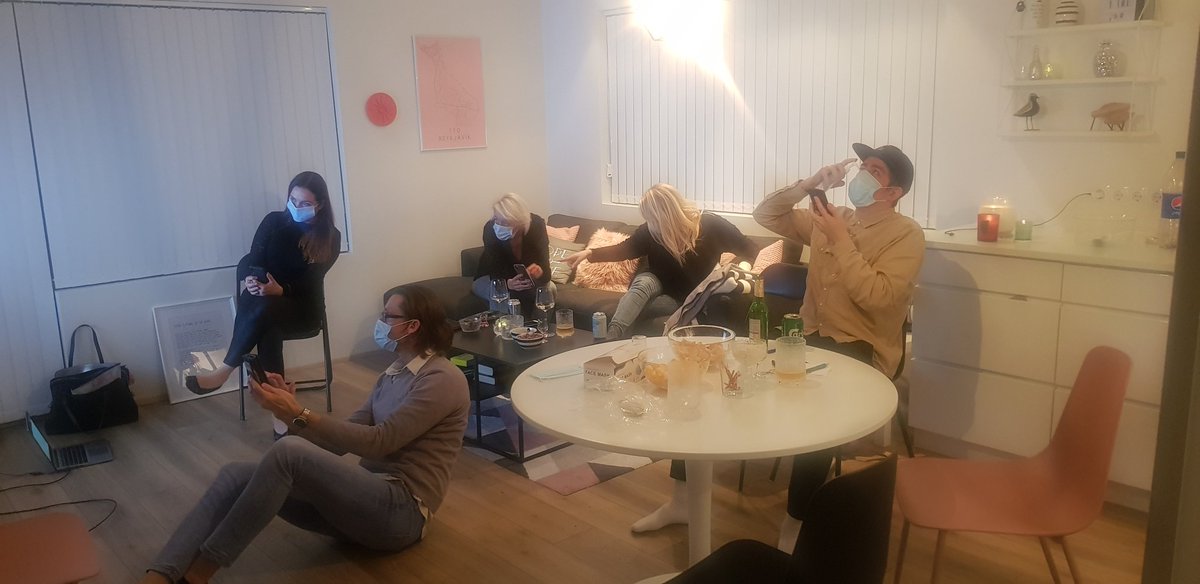 sigrunferd's tweet photo. Við vorum kannski ekki á topp 10(0) í Kahoot-inu í gær....en sóttvarnir voru upp á 10 🏆 @Raggaliney @MaraBjrklafsdt1 @YlfaSig @juliusjnr #millonollo #UtisOnline #menntaspjall https://t.co/Z6Go1z3GNo