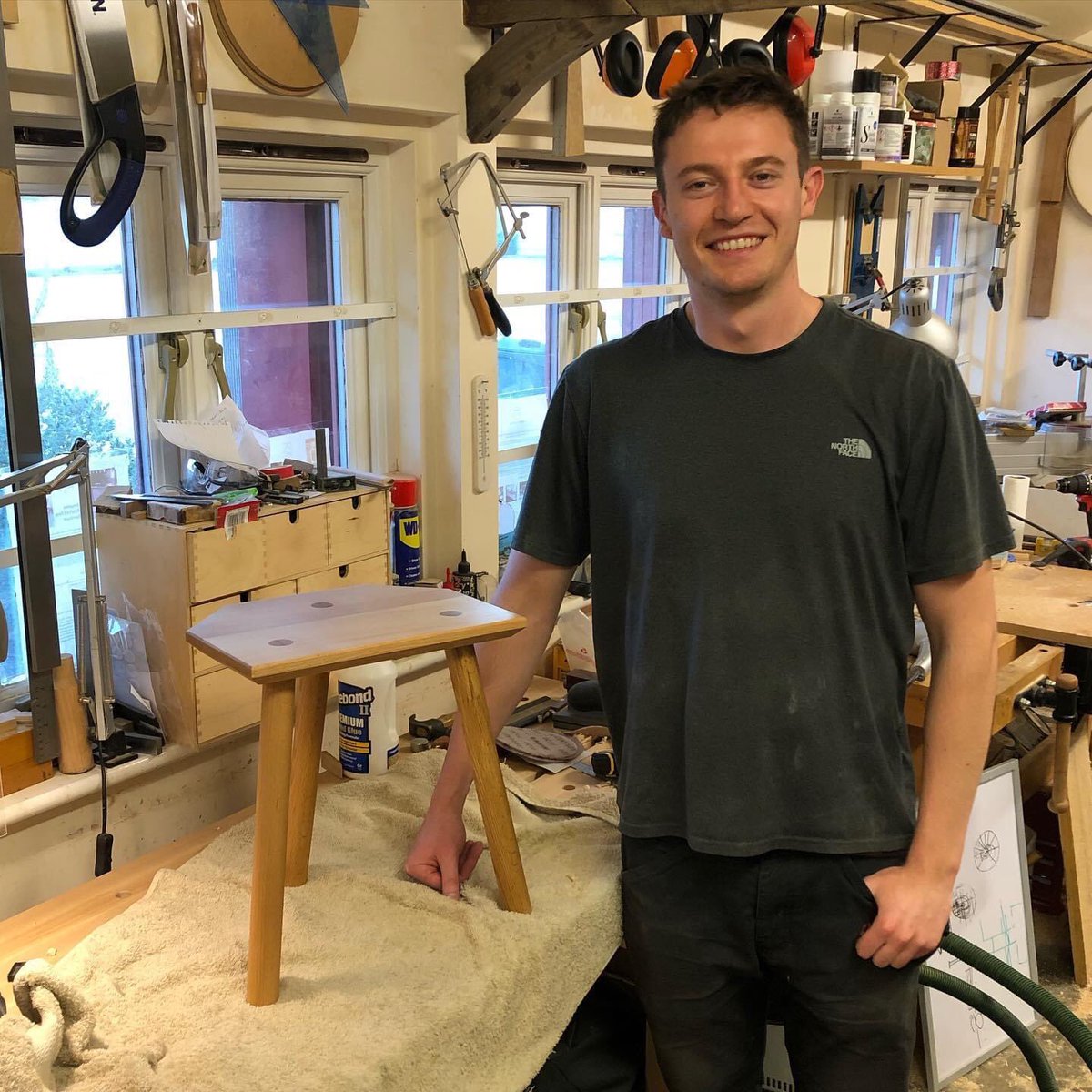 DCHStephenson's tweet image. Here’s Francis with the beech cutlers stool he made yesterday 😃

stephenson-furniture.co.uk/one-day-taster… 

#furnituremakingcourses #woodworkcourse #tasterday #beech #cutlersstool