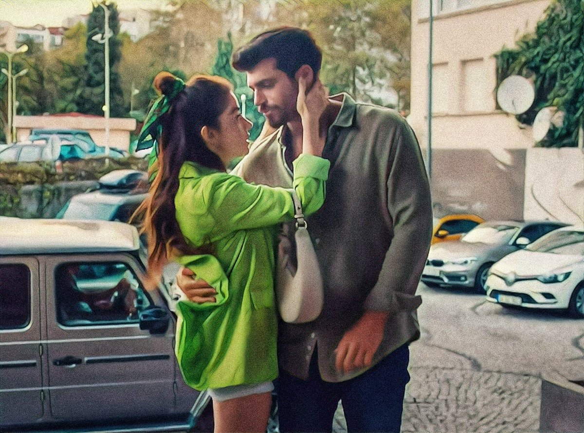EyeLeah_'s tweet photo. Love will always be theirs..💚
#CanYaman #ÖzgeGürel #BayYanlış #EzGür ÖzgürAtasoy Ezgiİnal https://t.co/GytGLgqfLj