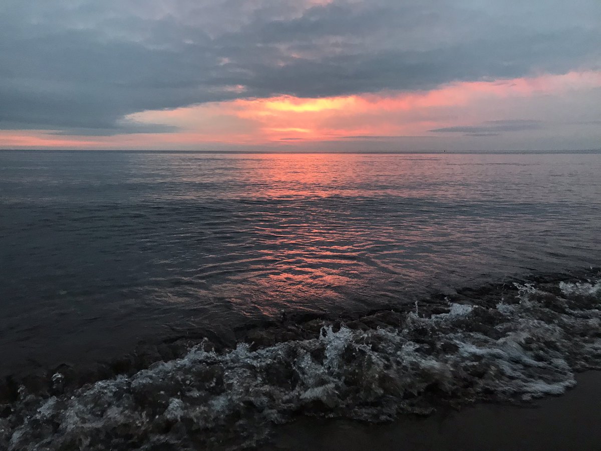 Sunrise 635. Just imagine this project with a telephoto lens in my Arsenal. Just imagine. &ndash; bei  Davin's Beach