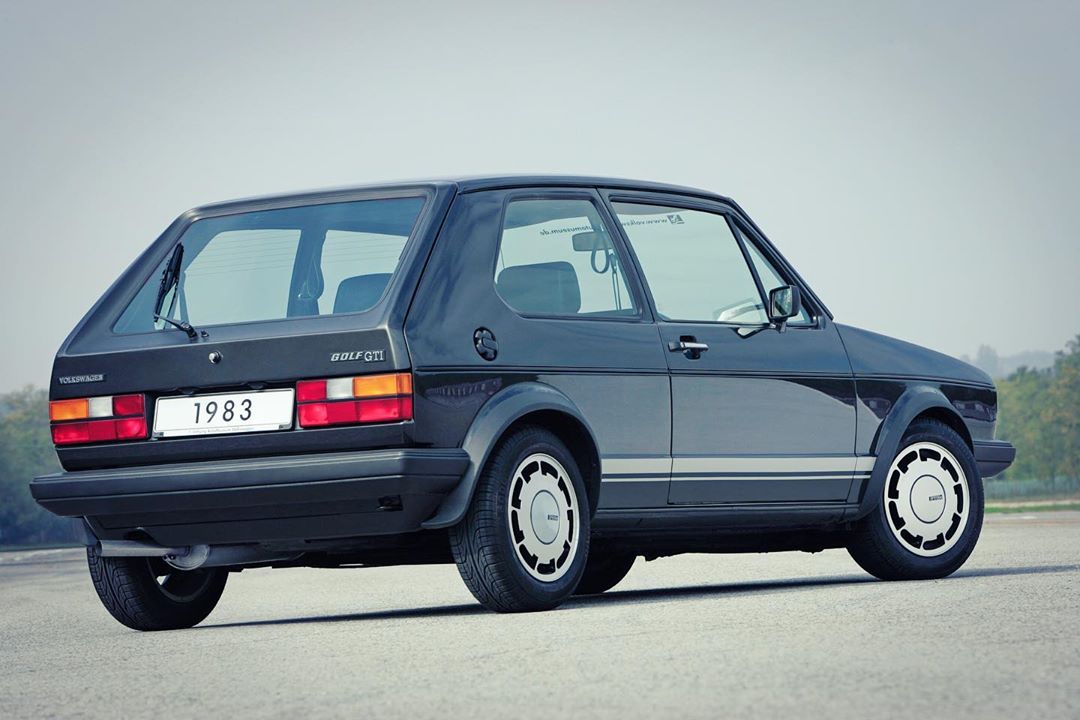GlobalBlueStone's tweet image. At the end of production of the Golf 1, the Pirelli GTI was released in May 1983. The limited special model got a rich equipment with light alloy wheels in Pirelli design, colored glazing, 112 hp engine with five-speed manual transmission and leather sports steering wheel.