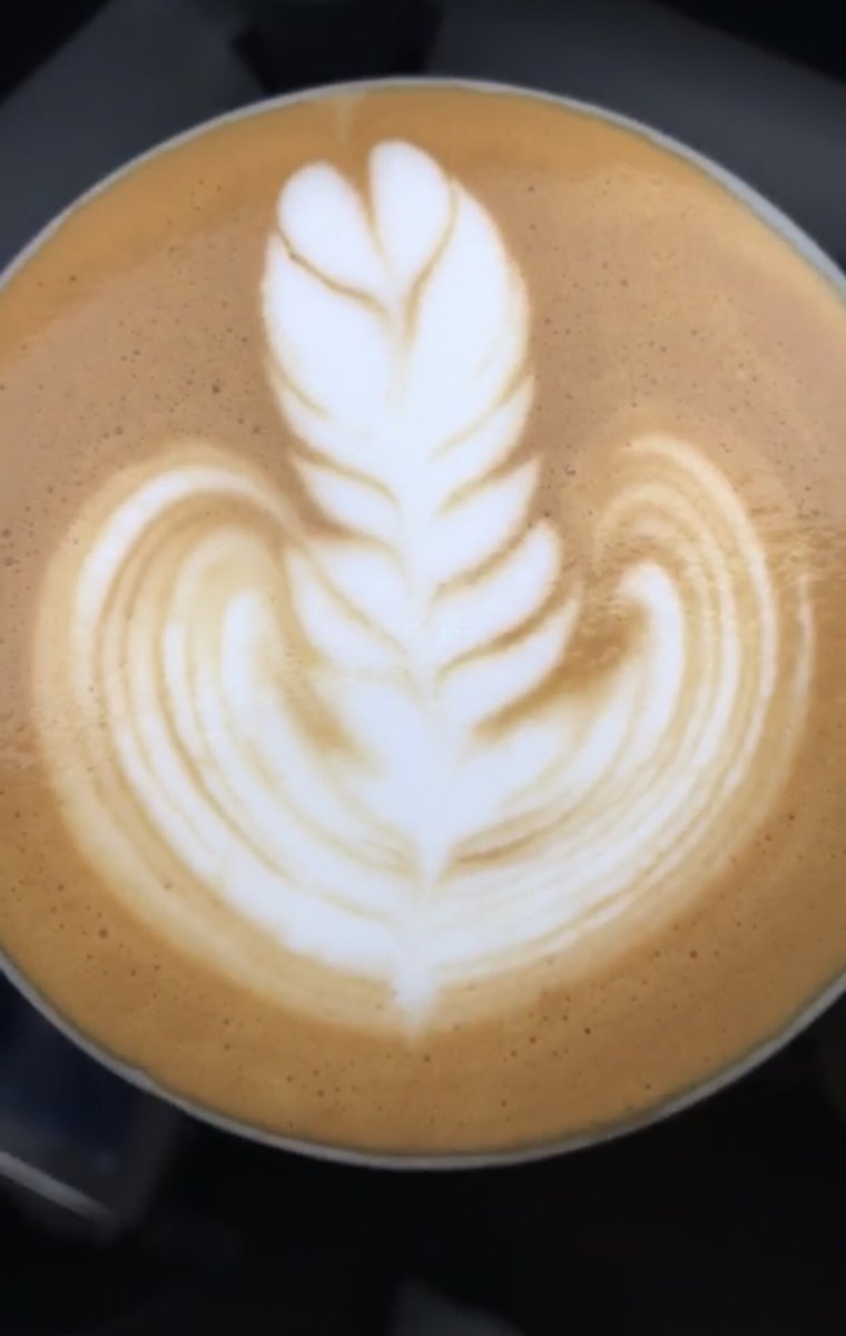 قهوة اليوم كانت من محمصة <a href="/AndesRoasters/">Andes Coffee Roasters</a> إثيوبيا أوراقا معالجة بالطريقة المجففة من سلالة هيريلوم من منطقة قوجي،
V60 جميلة على درجة حرارة 93 
إسبريسو 18g إستخلاص 32ml في الكوب الوقت 28 ثانية لططيف ( بالنسبة لي ) 
مشروبات قليلة الحليب مثل ( كورتادو-كابتشينو-فلات وايت)