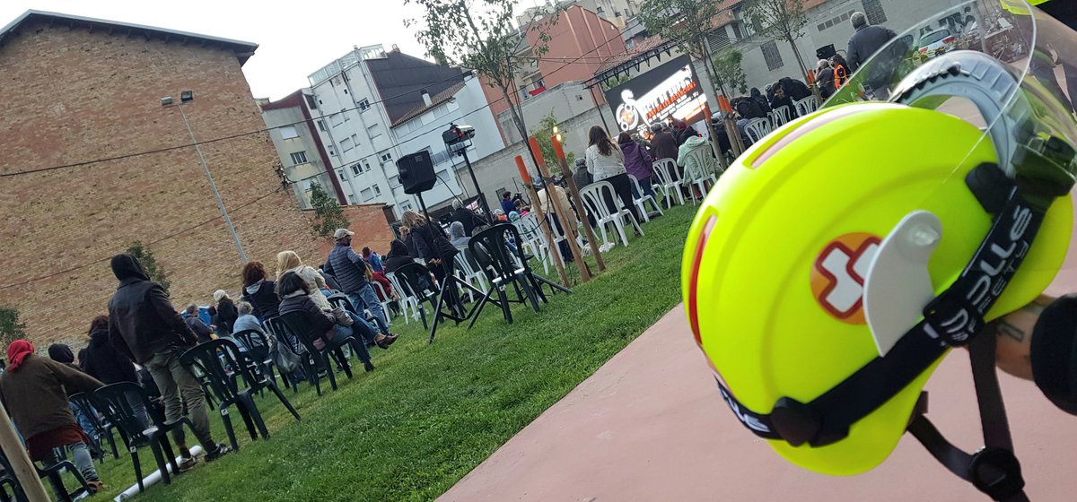 sanitarisxrepcc's tweet photo. Estem a #Vic en l'acte de suport, a les #detencions23S . Acte reivindicatiu i molt emotiu. #AbsolucioDetingudes23S https://t.co/sIszvOzDG9