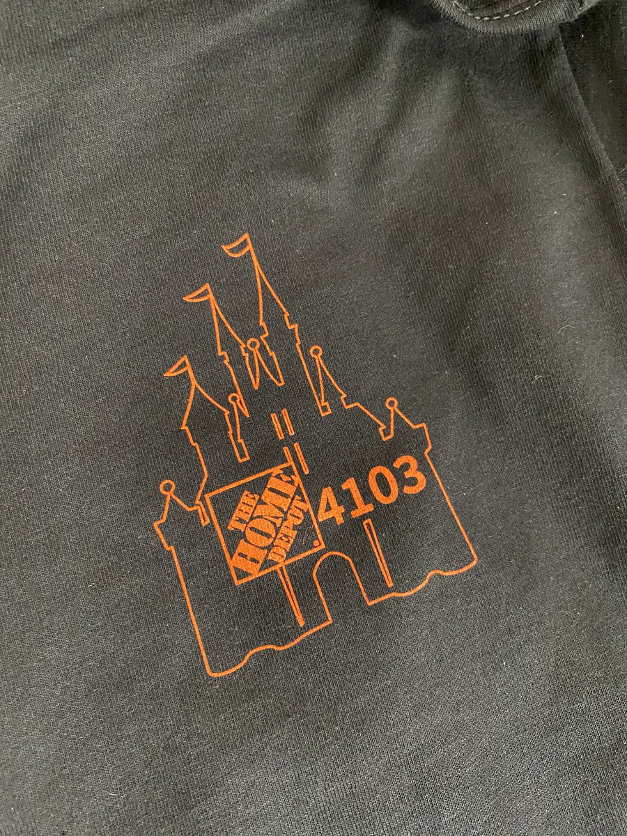 Giving out t-shirts Disney style <a href="/4103/">Werner Ettlin</a>