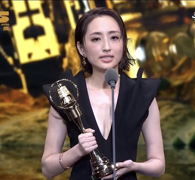 runawaymood's tweet photo. So proud of #Aliceke for winning twice in the best actress award, once for #MarryMeOrNot and #SomedayOrOneDay! Not easy, but you did it!! 💕👏🏻
2016 2020 https://t.co/40sYJ1PaNn