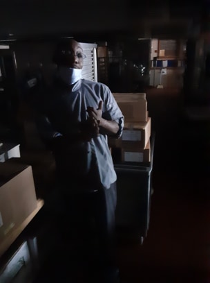 TheCafSterling's tweet image. Come rain, sleet, snow, heat waves, or apparently power outages, the Sterling Chartwells Dining Teamn will always make sure you get delicious food!

#workinginthedark #lightsout #screenfreemeals