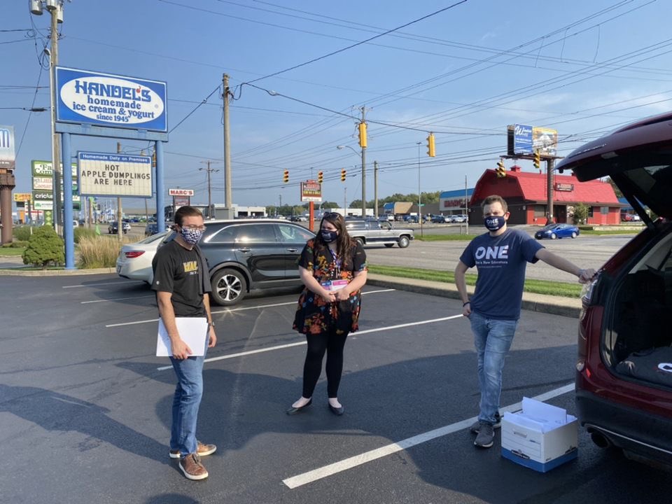 OHneweducators's tweet photo. What a week for ONE:

- Ice cream socials in Columbus &amp; Youngstown where we met around 100 amazing new educators!

- Two beyond the classroom sessions where we met around 50 new educators!

And the year just started! AND we have virtual trivia next week! 

#ONEThisWeek #youbelong https://t.co/8UTD36OE2f