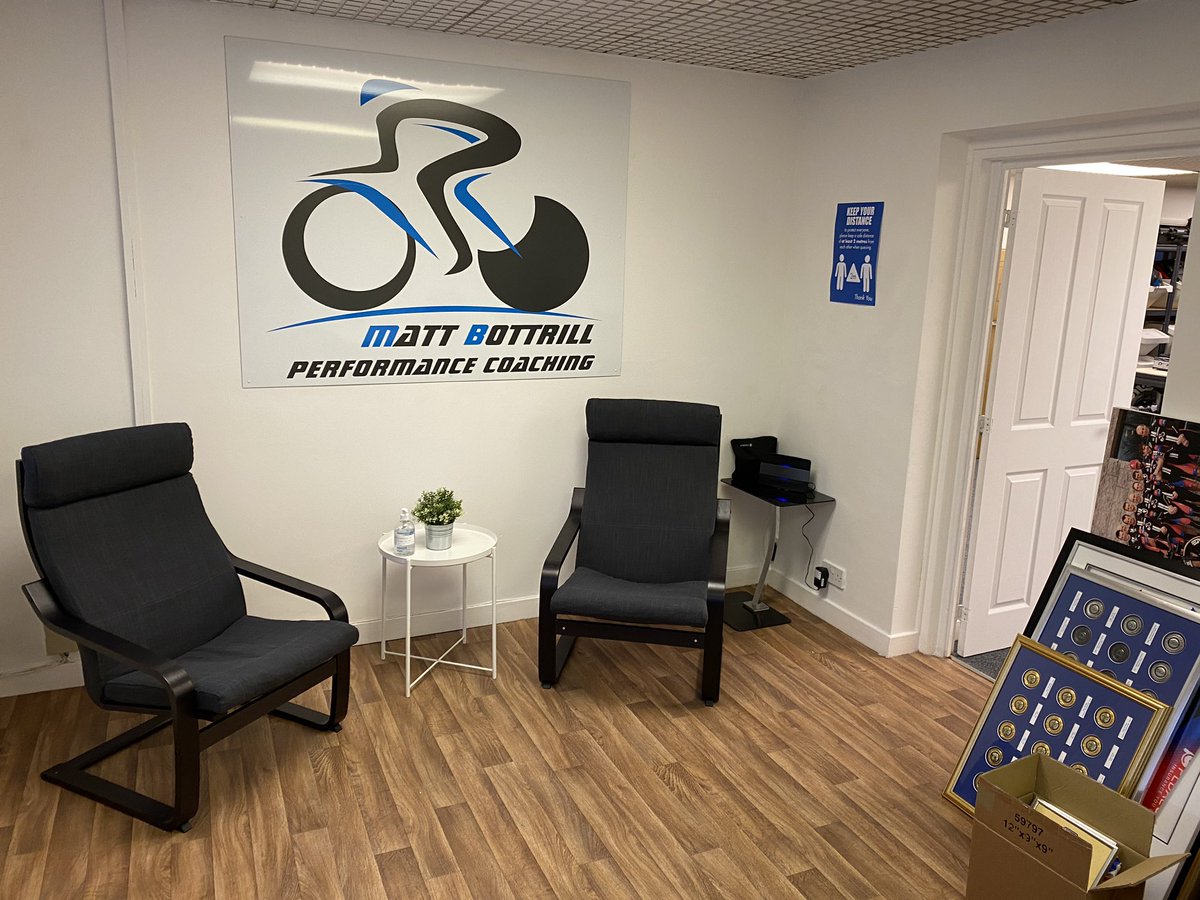 Manic 48 hours but new MBPC office is all ready for bike fitting . Very excited . 

#bikefitting #cyclevoaching #triathlon