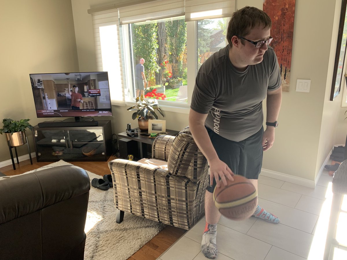 KathyWorobec's tweet photo. And Scott doing the dribbling challenge ⁦@motionball⁩ #MarathonofSport Having fun with the challenges and working with so many other athletes. https://t.co/KsbacpepIk