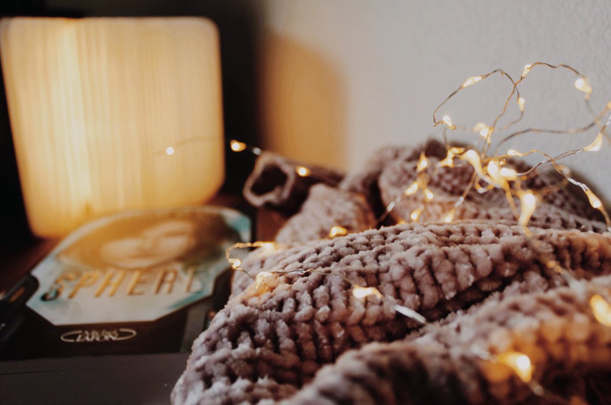 J’ai fait presque 20 photos aujourd’hui pour insta 😍🙏🏻✨
Le mood automnal m’a grave motivée à m’y remettre et j’ai trop trop hâte de les poster 😭

Petit avant goût 🙃