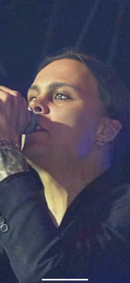 VampireHeart69's tweet photo. the way remini enlarged his nostrils for no reason #cokechallenge https://t.co/xKU4Vir35C