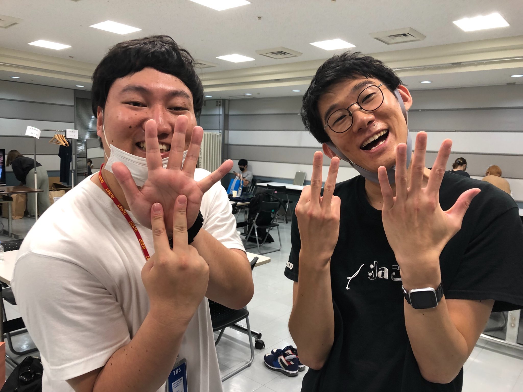 X-এ ロングコートダディ 兎: 