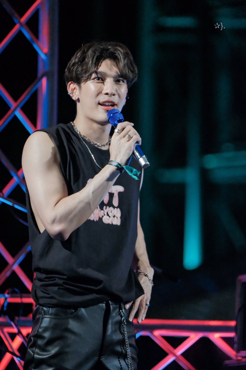 A Self-Indulgent thread of Mew Suppasit in his tank top today (purely for personal reasons)All credit to the pic owners, bless you  #CatMewIfUCan