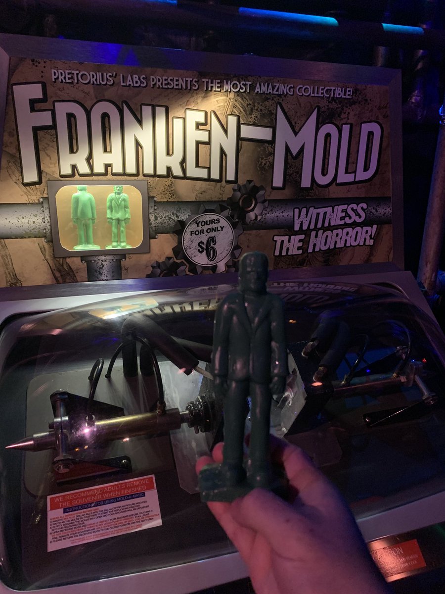 daguru9's tweet photo. Love my Franken-Mold and pumpkin at the #hhnlite store... #USOBubble #USI #IOA #AdventureIsCallingMyName #Beetlejuice https://t.co/pnf1htXI0x