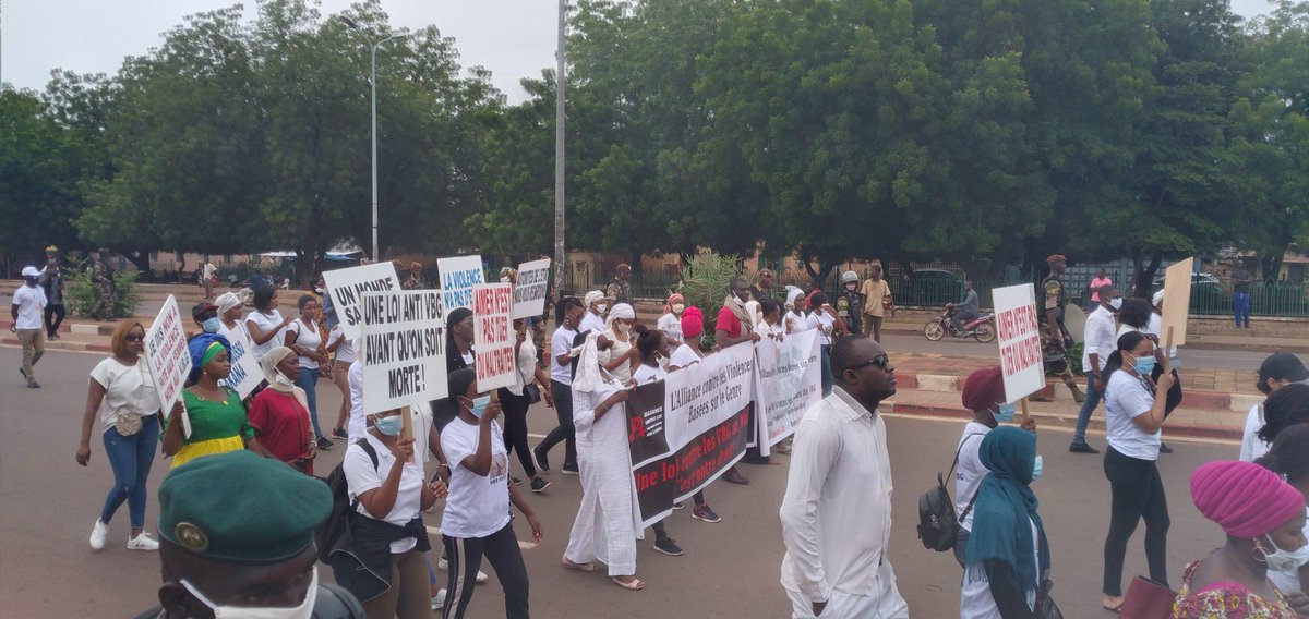 AccsSahel's tweet photo. Marche contre les VBG organisée aujourd'hui par #AllianceContreLesVBG qui est composée d'activistes, de bloggeurs, de féministes et aussi plusieurs organisations œuvrant dans le genre. https://t.co/BZTohcKT9y