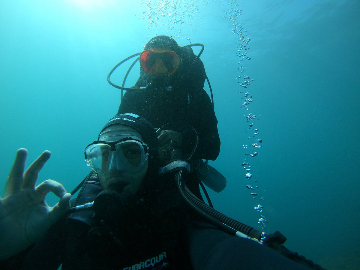 MueroPorViajar's tweet image. ¡Volvemos al agua! 💦 🤿 

Nos bautizamos en submarinismo en La Herradura con Buceonatura.

Una experiencia muy chula y segura. Hemos alucinado con toda la fauna que hay en este rinconcito del paraíso.

@turgranada #Granada @VisitAlmunecar #scuba